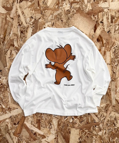 Tom＆Jerry（トムアンドジェリー）の「【TOM&JERRY/トム＆ジェリー】　バックプリント　オーバーサイズ　ロンT　長袖　Tシャツ（Tシャツ/カットソー・キッズ・ブラック/オフホワイト/杢グレー/ダークグリーン/チャコール/グリーン系その他/ネイビー/ホワイト系その他・110/120/130/140/150/160）」の3枚目の写真