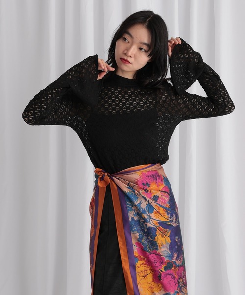 mysty woman（ミスティウーマン）の「袖フレアレースカットソー　603618（Tシャツ/カットソー・レディース・アイボリー/ブラック・FREE）」の2枚目の写真