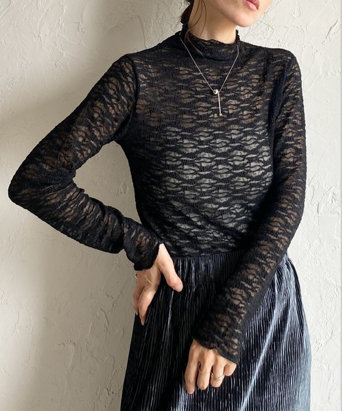 She's Closet(シーズクローゼット)の「ハイネック長袖シースルージャガードシアーカットソートップス(Tシャツ/カットソー・レディース・ブラウン/アイボリー/ブラック・FREE)」の1枚目の写真