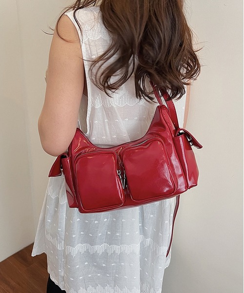 TABI PAL(タビパル)の「アウトポケット ショルダーバッグ(ショルダーバッグ・レディース・ブラウン/レッド/ブラック・FREE)」の9枚目の写真