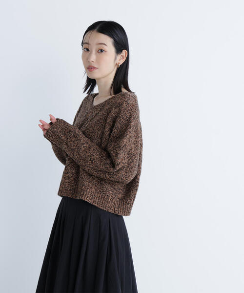 NATURAL BEAUTY BASIC(ナチュラルビューティーベーシック)の「◇Vネックケーブルニット(ニット/セーター・レディース・レッド系その他/グリーン系その他3/ブラウン系その他・FREE)」の8枚目の写真