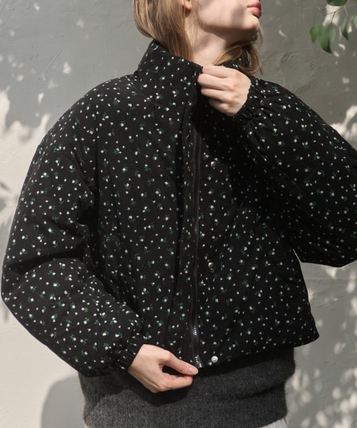 Birthday room（バースデイルーム）の「小花柄コーデュロイ中綿ジャケット/small floral corduroy cotton batting short jacket（ダウンジャケット/コート・レディース・アイボリー/ブラック・FREE）」の11枚目の写真