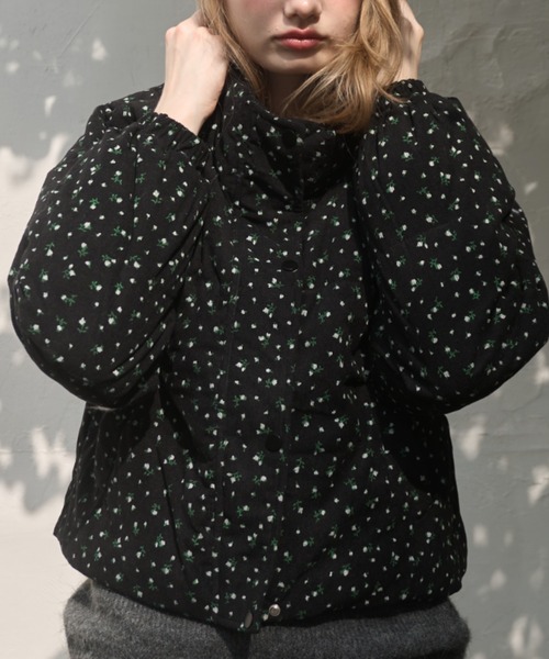 Birthday room（バースデイルーム）の「小花柄コーデュロイ中綿ジャケット/small floral corduroy cotton batting short jacket（ダウンジャケット/コート・レディース・アイボリー/ブラック・FREE）」の13枚目の写真