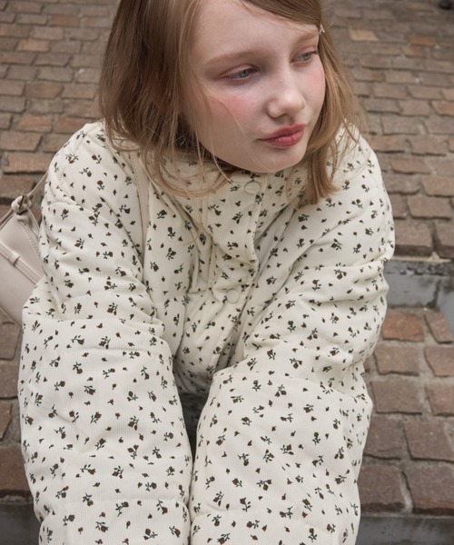 Birthday room（バースデイルーム）の「小花柄コーデュロイ中綿ジャケット/small floral corduroy cotton batting short jacket（ダウンジャケット/コート・レディース・アイボリー/ブラック・FREE）」の22枚目の写真