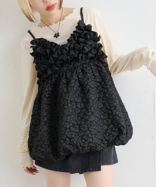 w closet（ダブルクローゼット）の「フリルジャガードキャミワンピース（シャツ/ブラウス・レディース・ブルー/ブラック/アイボリー・FREE）」の3枚目の写真