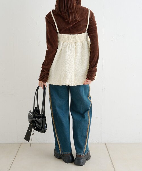 w closet（ダブルクローゼット）の「フリルジャガードキャミワンピース（シャツ/ブラウス・レディース・ブルー/ブラック/アイボリー・FREE）」の4枚目の写真