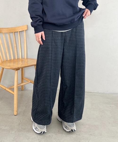 MYMOOD.（マイムード）の「チェック柄ワイドストレートパンツ（その他パンツ・レディース・グレー/ネイビー・FREE）」の2枚目の写真