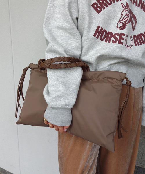 SLOBE IENA（スローブイエナ）の「LENK スクエアナイロンバッグ（ショルダーバッグ・レディース・ブラック/ブラウン・FREE）」の2枚目の写真