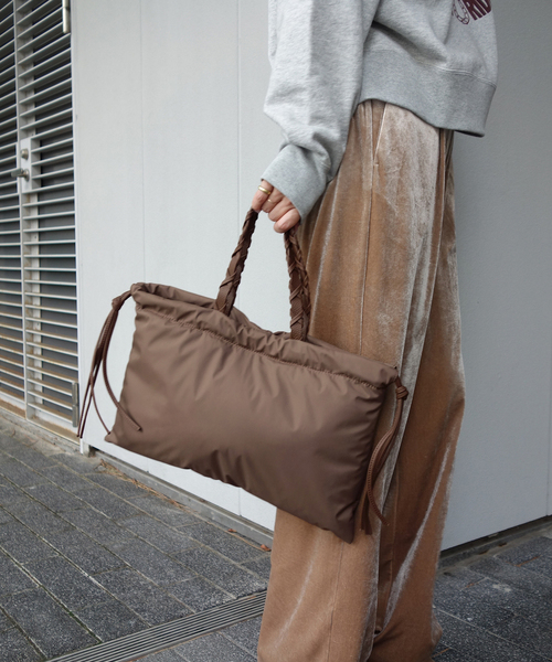 SLOBE IENA（スローブイエナ）の「LENK スクエアナイロンバッグ（ショルダーバッグ・レディース・ブラック/ブラウン・FREE）」の10枚目の写真