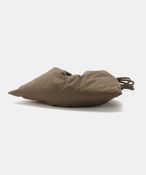 SLOBE IENA（スローブイエナ）の「LENK スクエアナイロンバッグ（ショルダーバッグ・レディース・ブラック/ブラウン・FREE）」の17枚目の写真