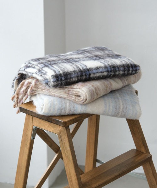 GLOBAL WORK（グローバルワーク）の「静電防止チェックマフラー/595550（マフラー・キッズ・ベージュ/オフホワイト/サックスブルー・ONE SIZE）」の15枚目の写真