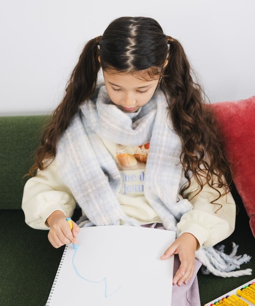 GLOBAL WORK（グローバルワーク）の「静電防止チェックマフラー/595550（マフラー・キッズ・ベージュ/オフホワイト/サックスブルー・ONE SIZE）」の20枚目の写真