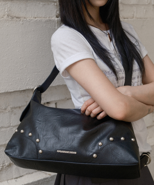 IUGAMAKARAS（イウガマカラス）の「Studded Hobo Bag (Black)（ショルダーバッグ・レディース・その他・FREE）」の10枚目の写真