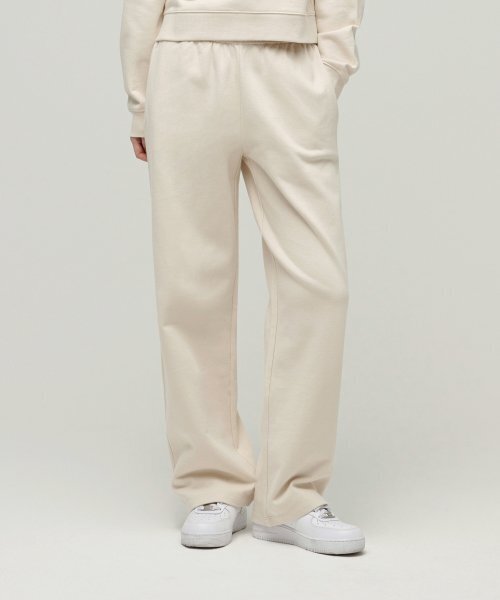 MUSINSA STANDARD WOMAN(ムシンサスタンダードウーマン)の「レディースリラックスラウンジスウェットパンツ【エッグレット】(スウェットパンツ・レディース・その他・SMALL/MEDIUM/LARGE/X-SMALL)」の1枚目の写真