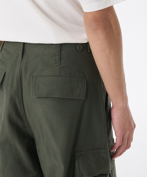 MUSINSA STANDARD（ムシンサスタンダード）の「ホワイトサテンパラシュートカーゴパンツ[カーキ]（その他パンツ・メンズ・その他・29/30/31/33/26/27/28/40/38/42/36/34/32）」の7枚目の写真