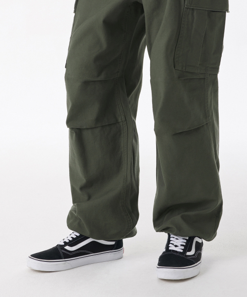 MUSINSA STANDARD（ムシンサスタンダード）の「ホワイトサテンパラシュートカーゴパンツ[カーキ]（その他パンツ・メンズ・その他・29/30/31/33/26/27/28/40/38/42/36/34/32）」の10枚目の写真