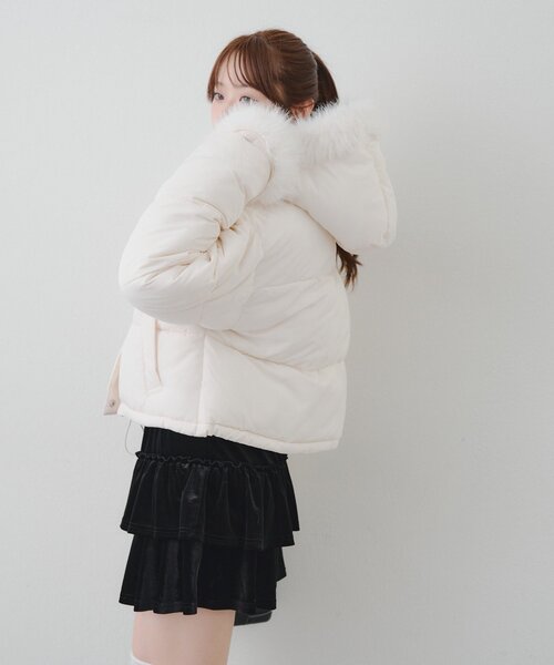 continuer de NICE CLAUP(コンティニューデナイスクラップ)の「フェイクファー付ZIPエコダウン(ブルゾン・レディース・ブラック/アイボリー/ピンク/ブラウン・FREE)」の13枚目の写真