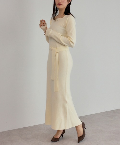 STRETA(ストレタ)の「【骨格ストレート向け】ベルト付きスクエアネックニットワンピース(ワンピース・レディース・ダークブラウン/ブラック/アイボリー・S/M)」の8枚目の写真
