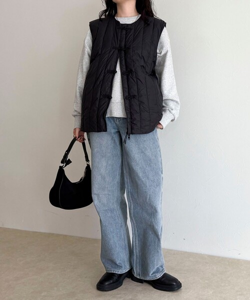 TAION(タイオン)の「【TAION/タイオン】REVERSIBLE CHINA BUTTON INNER DOWN VEST(ベスト・レディース・ベージュ/カーキ/ブラック・38)」の4枚目の写真