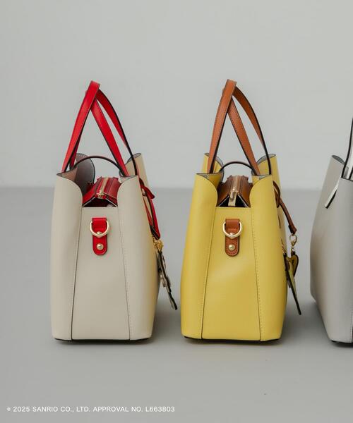 RODE SKO（ロデスコ）の「サンリオキャラクターズ チャーム付バッグ（ハンドバッグ・レディース・グレー/アイボリー/ピンク/イエロー・ONE）」の13枚目の写真