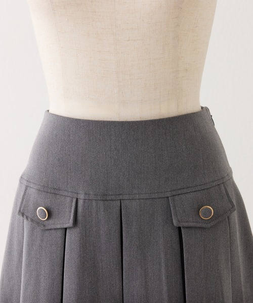 one after another NICE CLAUP（ワンアフターアナザーナイスクラップ）の「【S/Mサイズ展開】金ボタンプリーツミニスカート（スカート・レディース・ブラック系/ベージュ/ブラック系その他/杢グレー・SMALL/MEDIUM）」の17枚目の写真