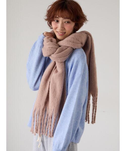 Lugnoncure(ルノンキュール)の「ボリュームストール(ストール/ショール・レディース・ベージュ/レッド/ブラック/グレー・F)」の3枚目の写真