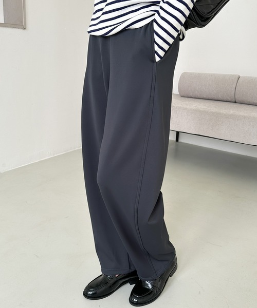 by LEGNA（バイレグナ）の「ツイル調裏起毛カーブパンツ（その他パンツ・レディース・ブラック/グレイッシュベージュ/ネイビー/ダークブラウン・MEDIUM/LARGE）」の13枚目の写真