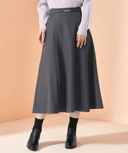 MISCH MASCH（ミッシュマッシュ）の「2025秋冬新作 ビット付きベルトフレアスカート（スカート・レディース・ブラック×ホワイト/ベージュ/チャコールグレー・S/M）」の2枚目の写真