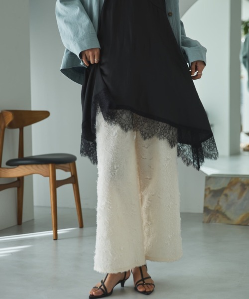 Doux archives（ドゥアルシーヴ）の「【ZOZO限定】ボタニカルカットジャガードパンツ（その他パンツ・レディース・ブラック/アイボリー・FREE）」の2枚目の写真