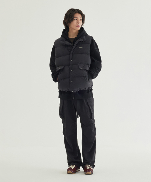 COVERNAT(カバーナット)の「ユーティリティダウンベスト ブラック(ダウンベスト・レディース・その他・SMALL/MEDIUM/LARGE/X-LARGE/XX-LARGE)」の4枚目の写真