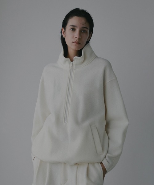 MANOF(マノフ)の「BOUCLE HALF ZIP TOPS(スウェット・レディース・アイボリー/チャコールグレー・S/M)」の2枚目の写真