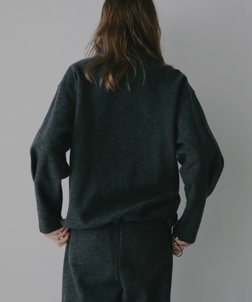 MANOF(マノフ)の「BOUCLE HALF ZIP TOPS(スウェット・レディース・アイボリー/チャコールグレー・S/M)」の11枚目の写真