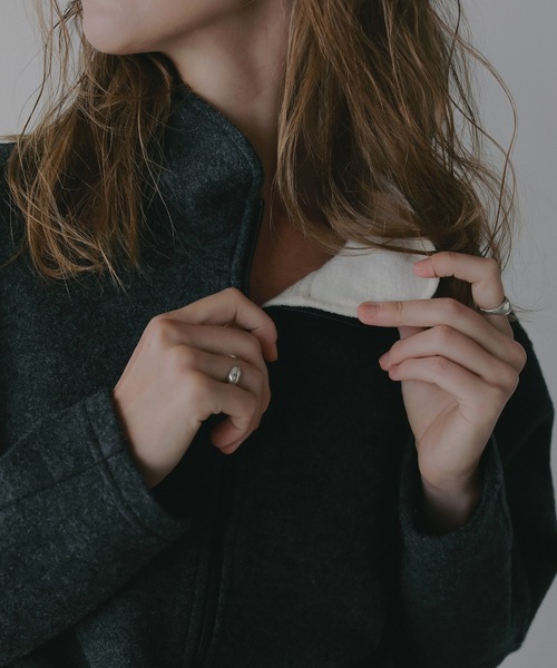 MANOF(マノフ)の「BOUCLE HALF ZIP TOPS(スウェット・レディース・アイボリー/チャコールグレー・S/M)」の12枚目の写真