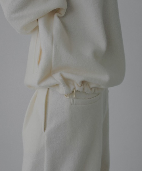 MANOF(マノフ)の「BOUCLE HALF ZIP TOPS(スウェット・レディース・アイボリー/チャコールグレー・S/M)」の20枚目の写真