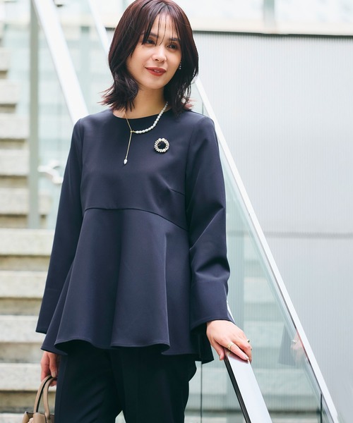 CROSS FUNCTION（クロスファンクション）の「《洗える・シワになりにくい》正解ペプラムブラウス　5サイズ展開【CROSS FUNCTION/クロスファンクション】（シャツ/ブラウス・レディース・ネイビー/ブラック/ライトベージュ・7号/9号/11号/13号/15号）」の4枚目の写真