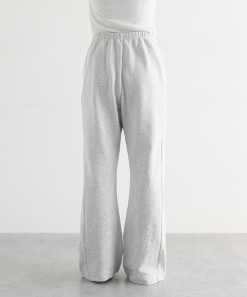 evernavy(エバーネイビー)の「スウェットフレアパンツ(スウェットパンツ・レディース・オートミール/ブラック・L/M/S)」の6枚目の写真