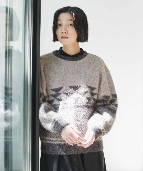 THREE FIFTY STANDARD(スリーフィフティースタンダード)の「THREE FIFTY STANDARD ふんわりジャカードニットセーター〈ブラウンベージュ〉(ニット/セーター・レディース・ブラウン系その他・L/M)」の2枚目の写真