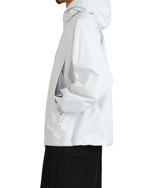 DAIWA PIER39（ダイワピア39）の「DAIWA PIER39 / ダイワ ピアサーティナイン：GORE-TEX TECH MIL SHELL JACKET：BJ-10025W[PIE]（ナイロンジャケット・メンズ・ホワイト/ブラック・S/M/L）」の22枚目の写真