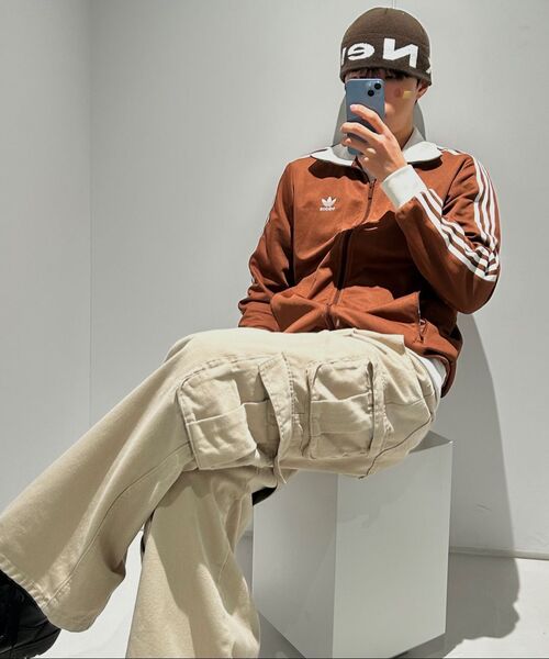 INEXCIS(イネクシス)の「ノンフェイドワイドカーゴパンツ(ベージュ)(デニムパンツ・メンズ・その他・MEDIUM/LARGE)」の2枚目の写真