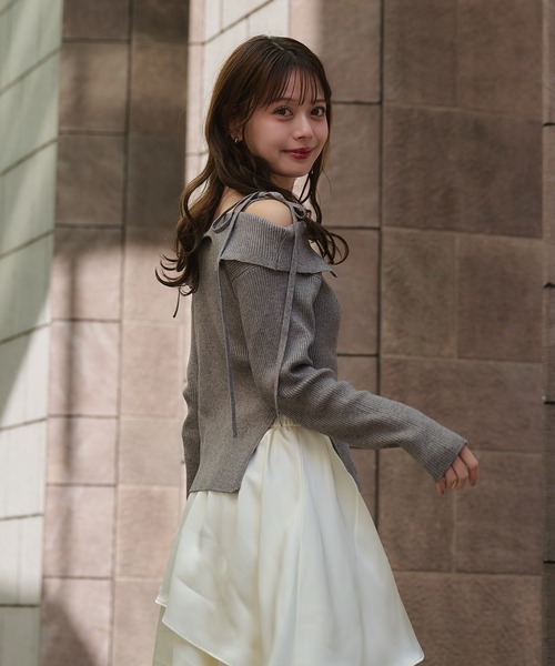 fupel（フぺル）の「off-shoulder ribbon knit × tiered skirt set / オフショルダーリボンニット×ティアードスカートセット（セットアップ・レディース・ライトグレー/ピンク/グレイッシュベージュ・FREE）」の12枚目の写真