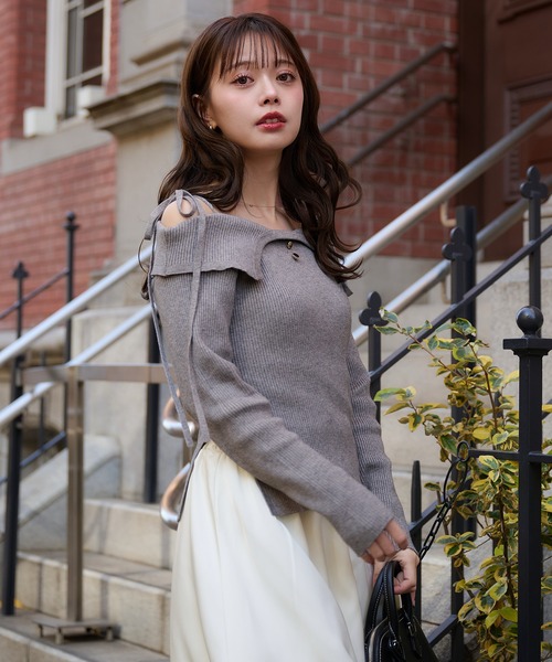fupel（フぺル）の「off-shoulder ribbon knit × tiered skirt set / オフショルダーリボンニット×ティアードスカートセット（セットアップ・レディース・ライトグレー/ピンク/グレイッシュベージュ・FREE）」の7枚目の写真