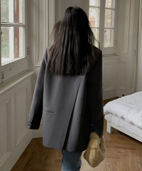 後ろスリット付きジャケット