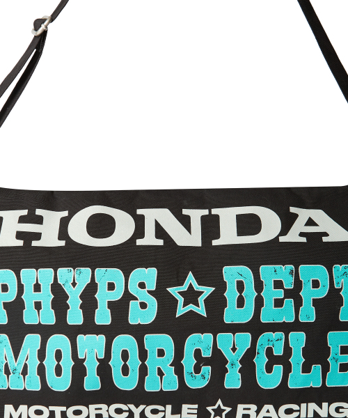 PHYPS MOTORCYCLE(フィップスモーターサイクル)の「Honda Typography Duffel Canvas bag_Black(メッセンジャーバッグ・レディース・その他・FREE)」の4枚目の写真