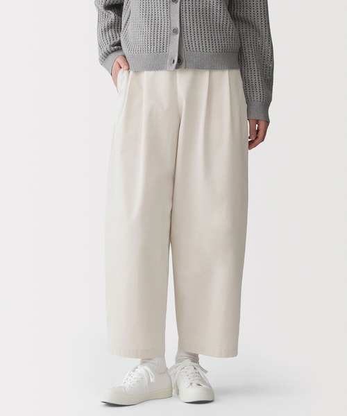 無印良品（ムジルシリョウヒン）の「婦人　高密度ツイル　ワイドテーパードパンツ（その他パンツ・レディース・ブラック/アイボリー/ダークネイビー/ベージュ・S/M/L/XL）」の2枚目の写真