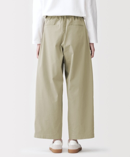 無印良品（ムジルシリョウヒン）の「婦人　高密度ツイル　ワイドテーパードパンツ（その他パンツ・レディース・ブラック/アイボリー/ダークネイビー/ベージュ・S/M/L/XL）」の15枚目の写真