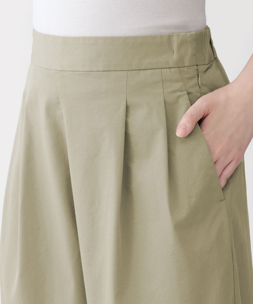 無印良品（ムジルシリョウヒン）の「婦人　高密度ツイル　ワイドテーパードパンツ（その他パンツ・レディース・ブラック/アイボリー/ダークネイビー/ベージュ・S/M/L/XL）」の16枚目の写真