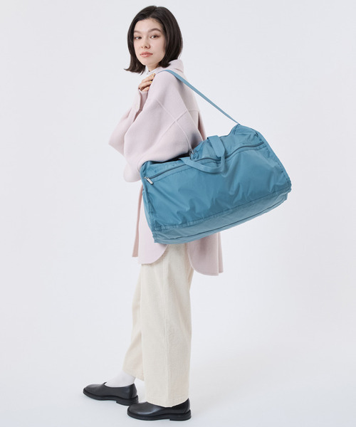 LeSportsac（レスポートサック）の「DELUXE LG WEEKENDER ブルーインディゴ（ボストンバッグ・レディース・ブルー・FREE）」の3枚目の写真