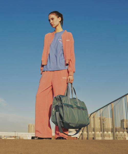 LeSportsac（レスポートサック）の「DELUXE LG WEEKENDER ブルーインディゴ（ボストンバッグ・レディース・ブルー・FREE）」の6枚目の写真