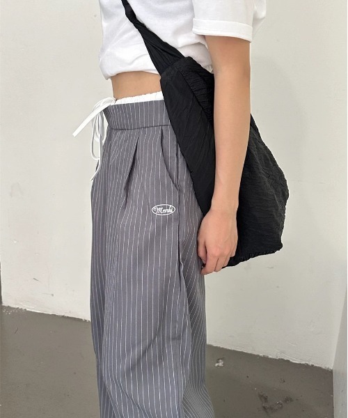 ampm（エーエムピーエム）の「ピンストライプ イージーワイドパンツ（スラックス・レディース・グレー/ネイビー・L/M）」の11枚目の写真