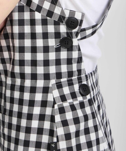 agnes b.（アニエスベー）の「ギンガムチェック コットン ロング エプロン ワンピース "Luberon"（ワンピース・レディース・ブラック・1/2/3）」の5枚目の写真